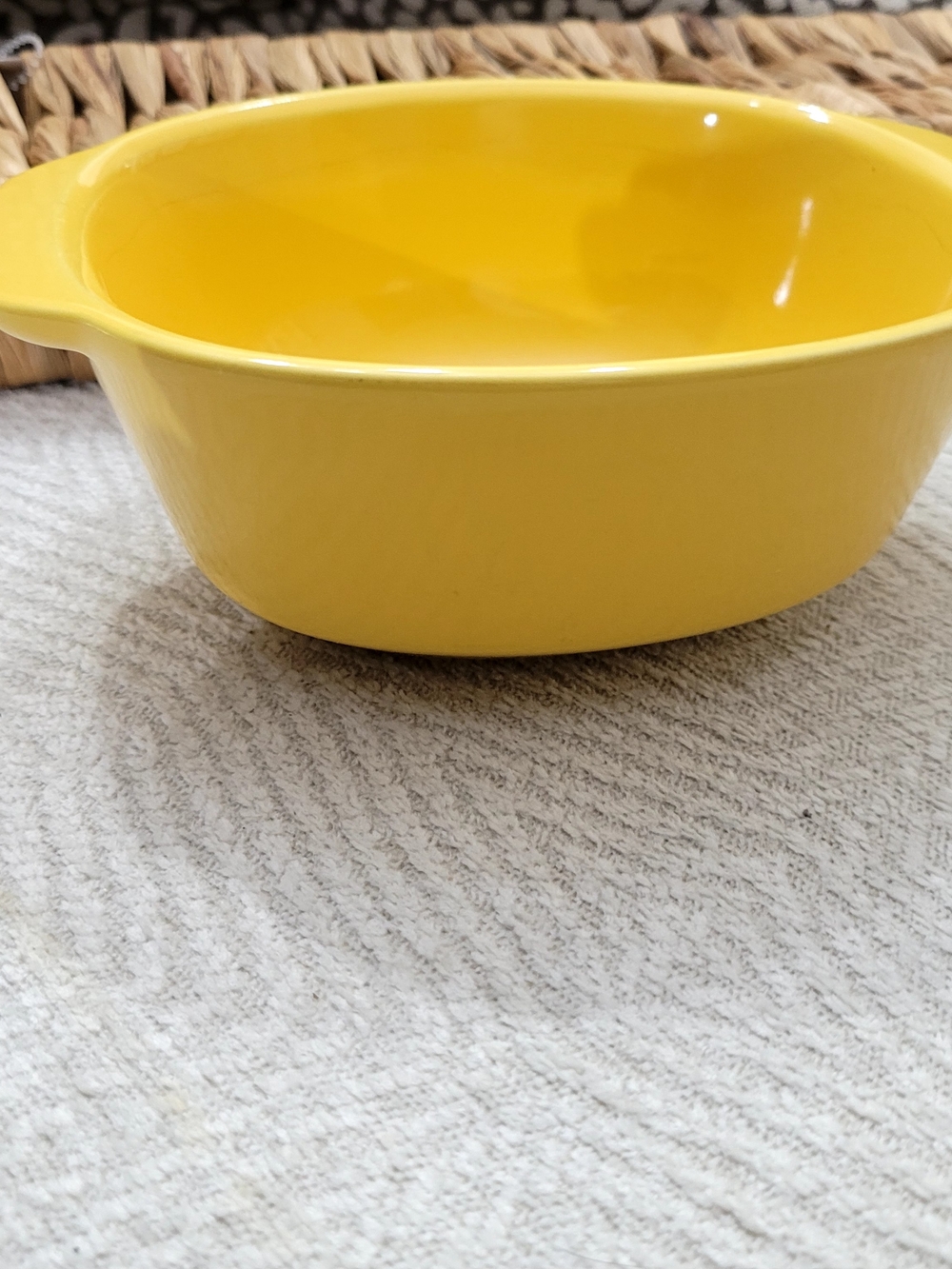 Corningware CW bakeware set. Curry yellow. Vintage Super Unique.
